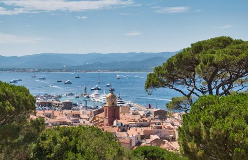 investir dans le golf de saint tropez - photo de bapt unspash